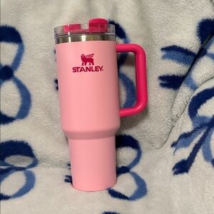 STANLEY 40oz Stainless Steel H2.0 Quencher Tumbler Flamingo. Hard to find! EUC